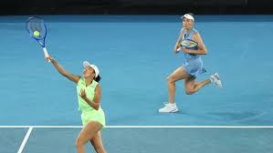 足球巴萨公布主力中场伤情，将缺阵一月